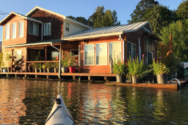 Weekend Floating Home Getaway for 4